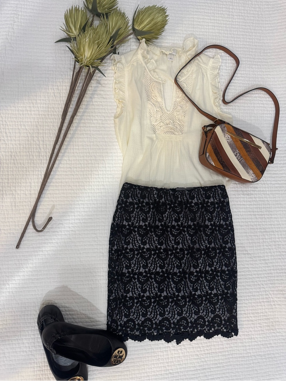 Ann Taylor Black Lace Pencil Skirt Size 0P